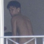 Rihanna nude changing out of her bikini pic 3